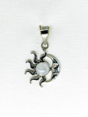 dije-de-plata-y-piedra-de-luna-joyeria